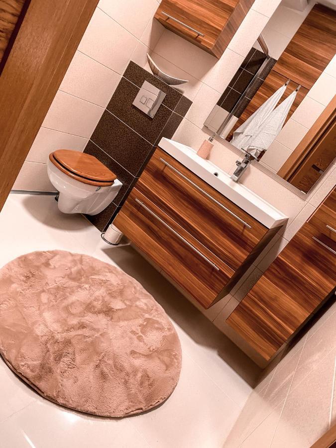 Apartament Solna 80 - Centrum Miasta Z Podziemnym Garazem Кельце Экстерьер фото