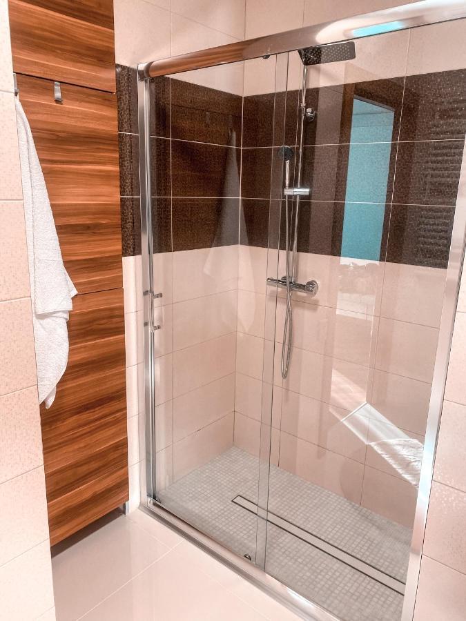 Apartament Solna 80 - Centrum Miasta Z Podziemnym Garazem Кельце Экстерьер фото