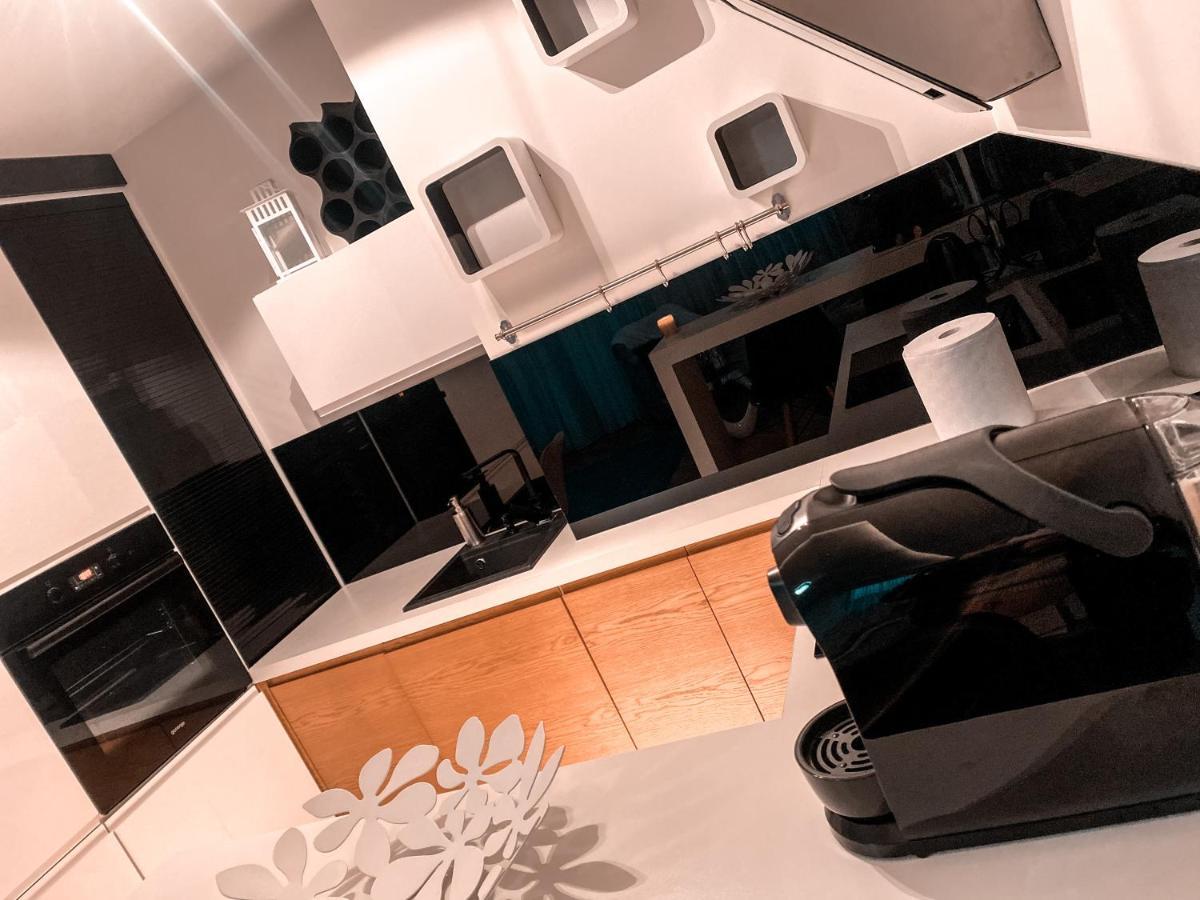 Apartament Solna 80 - Centrum Miasta Z Podziemnym Garazem Кельце Экстерьер фото